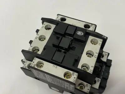 Used Klockner Moeller Power Contactor 3-Phase 35A w/ 2x 11s DIL M Aux. Contacts PLC Contactors Michigan US | Maverick Industrial Sales #1391686