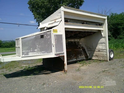 Used 2000 READ RD90 Vibratory Screens New York US | Beck Equipment #1509340