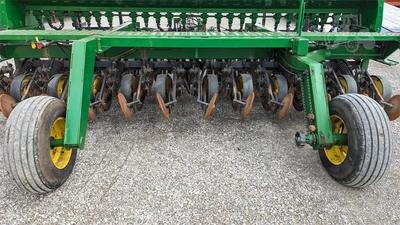 USED JOHN DEERE 750