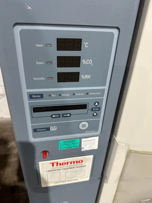 THERMO SCIENTIFIC 3307 CO2 INCUBATOR (2 UNITS