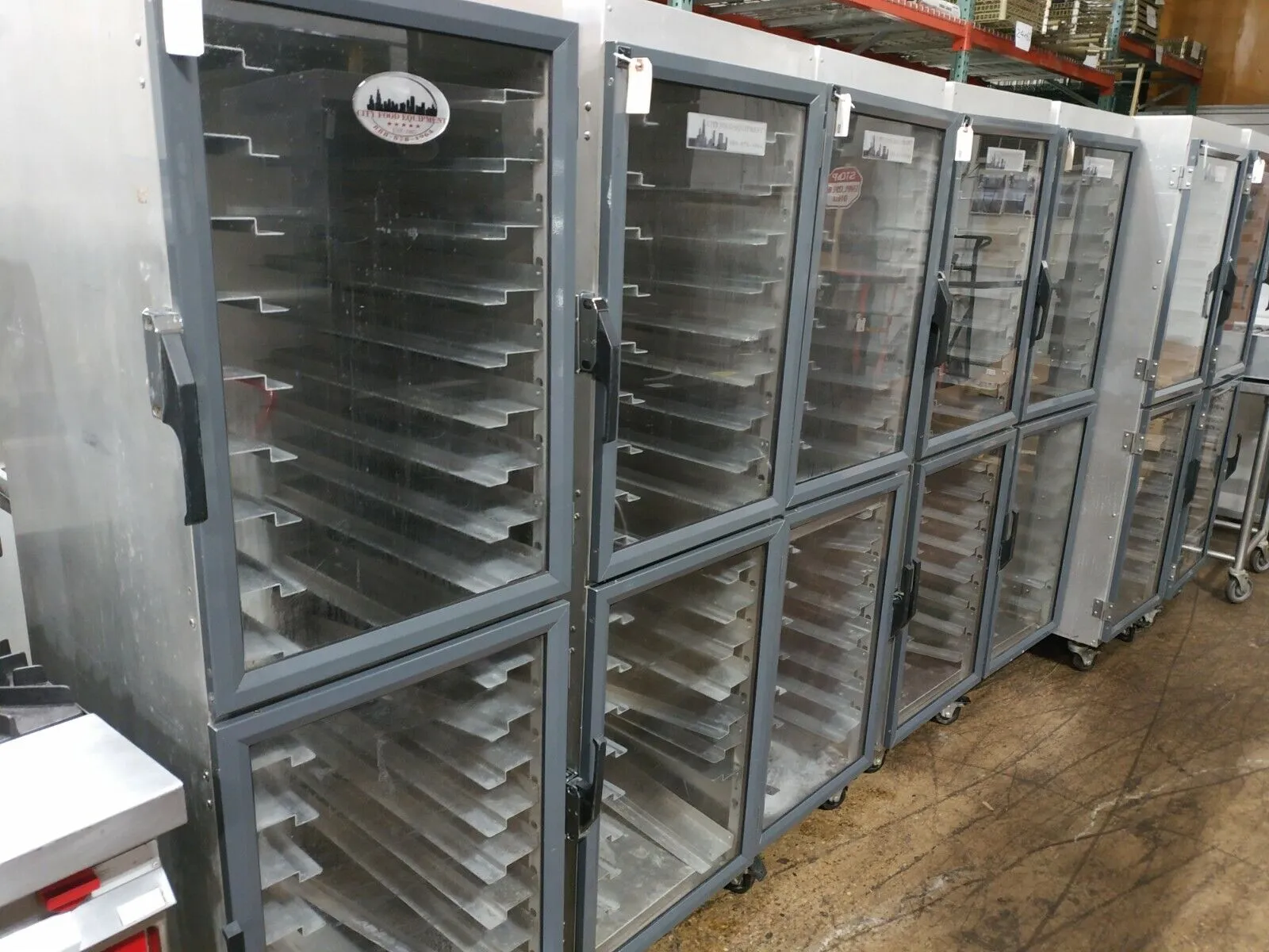 Metro DD8119 Transport Cabinet - 17 Slots