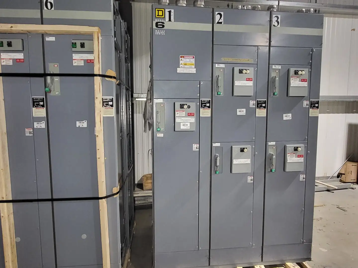 Model 6 Motor Control Center MCC Section, 600V, 3PH, 1200A Bus
