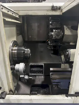 USED 2004 HWACHEON HI-TECH 200CL