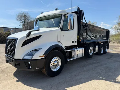 2023 VOLVO VNR300 Dump Trucks | Platinum Group (3)