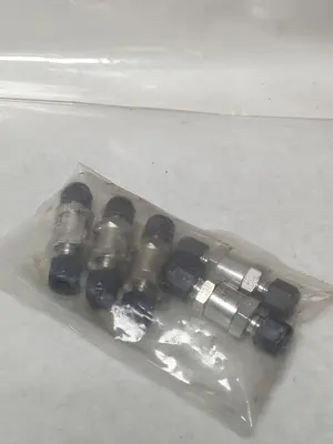 New | in-Stock PARKER 4Z(A)C4L-10-SS Pump & Valve Parts | Surplus Asset Holdings #1217802
