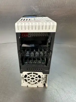 Allen Bradley 25C-D6P0N104 POWERFLEX 2.2kW / 3.0HP (7.4.4)