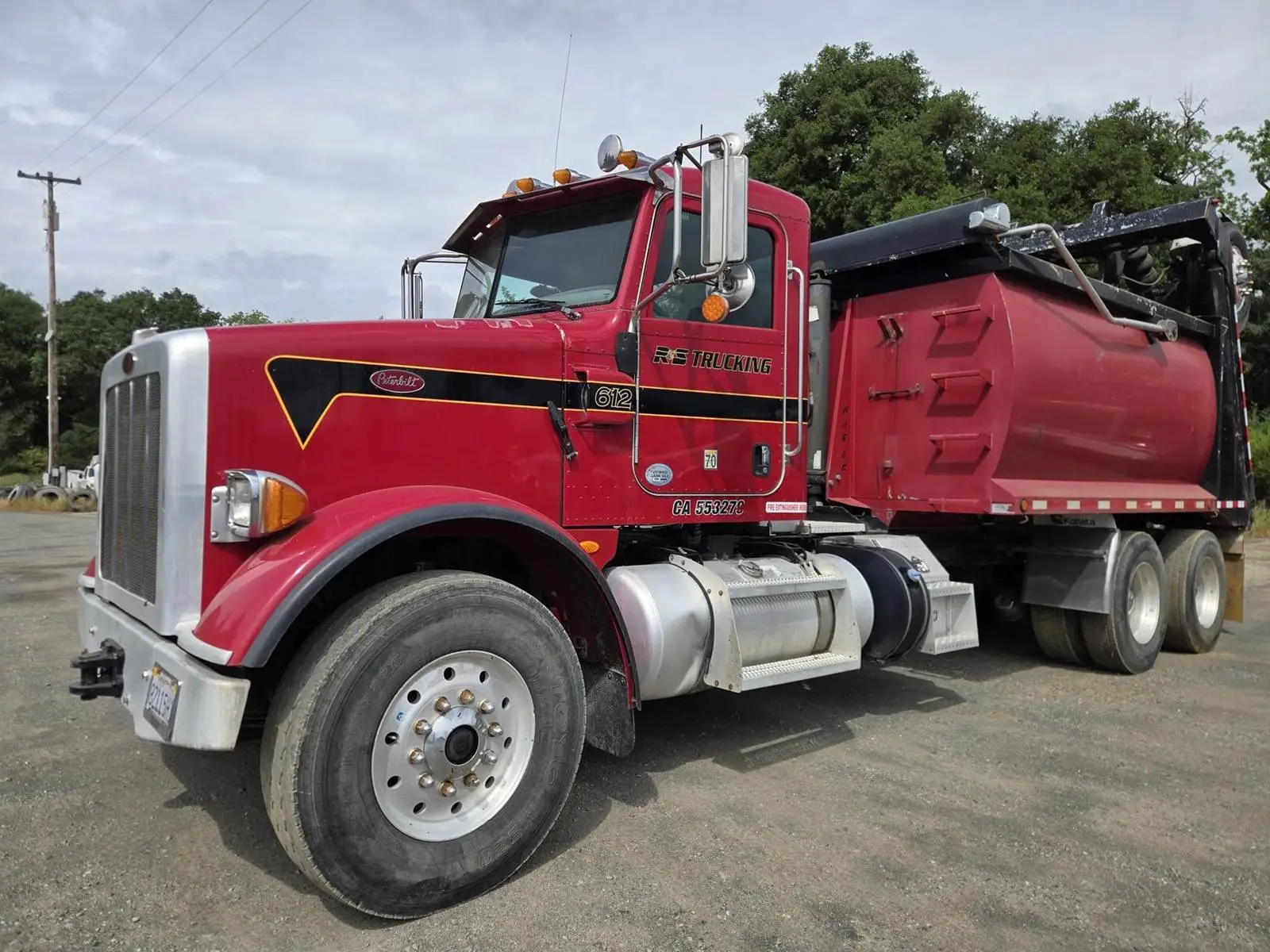 USED 2014 PETERBILT 365