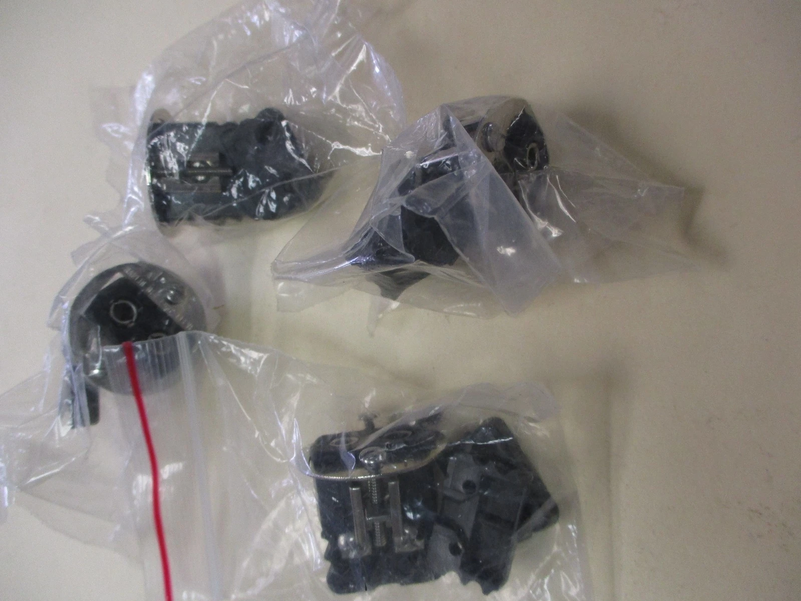 New 703W-00 3-pin Modules Screws (15 Amps, 250 Volts) Mount Solder (QTY 4)