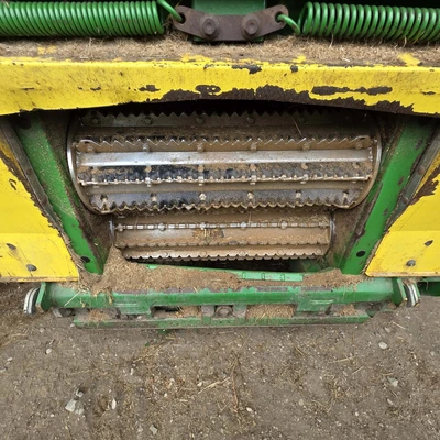JOHN DEERE 8800 chopper | Iron Listing (16)