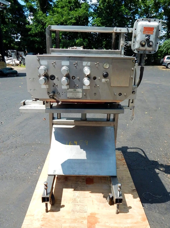 Used ELF TIGHTENER ACT 600L Cappers New Jersey US | Champion Trading Corporation #423308