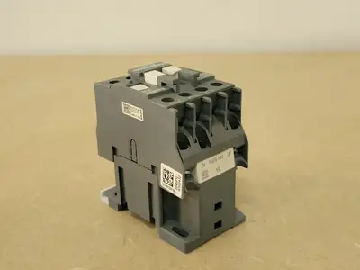 USED SCHNEIDER ELECTRIC LC1N1201B5