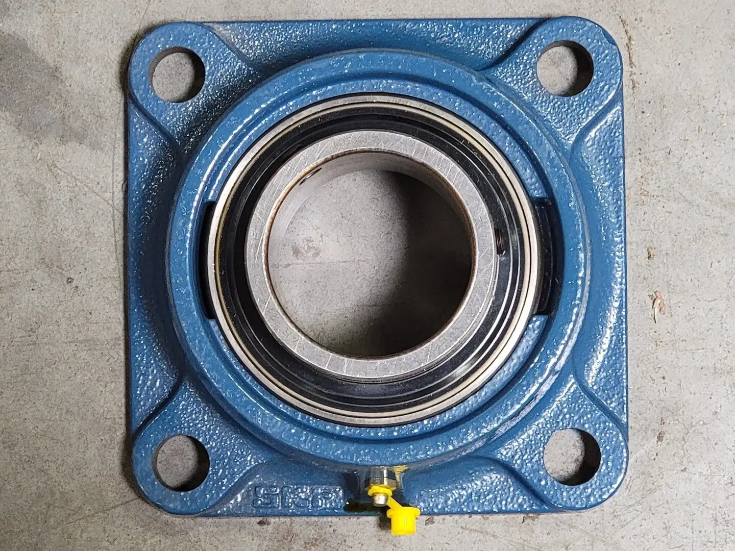 NEW SKF FY21516MTF