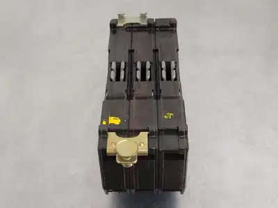 90 Amp, 3 Pole, 240 volts Circuit Breaker