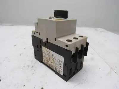 Siemens 3RV1421-1JA10 575V 10Hp 7-10A Trip Range Manual Motor Starter