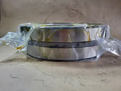 NEW SKF 22226 EK