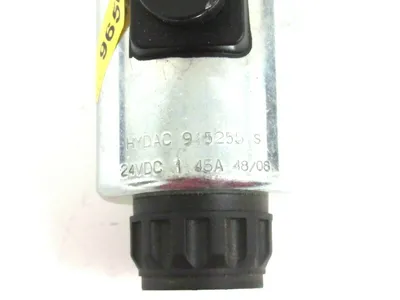 NEW METSO MOOG XWB10003-000T12 T-WE42P10C21PA0BN 9650914800 VALVE XWB10003000T12
