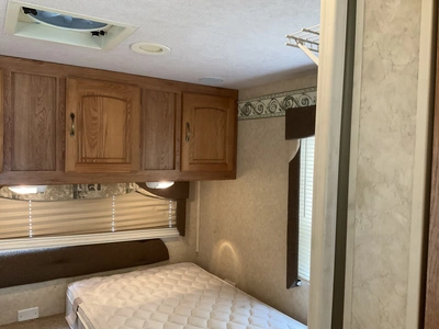 USED 2006 JAYCO GREYHAWK 31