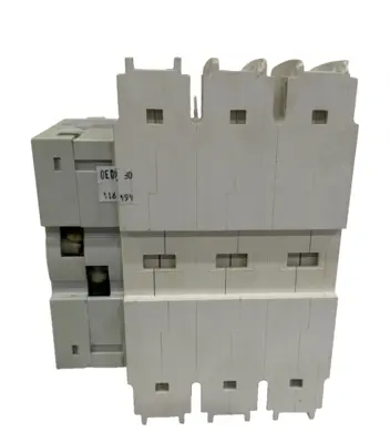 NEW BUSSMANN RDF100J-3 FUSIBLE DISCONNECT 100A 600V RDF100J3