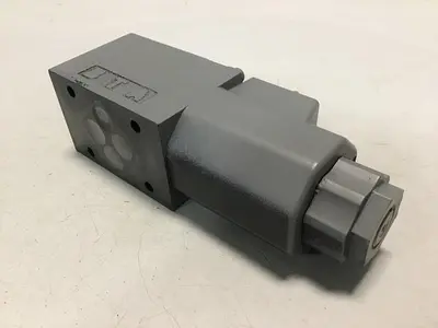 USED REXROTH 4WE6D60M0/AG24NZ4S8780