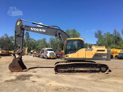 Used 2012 VOLVO EC220DL Crawler Excavators California US | Mittry Construction #1363469