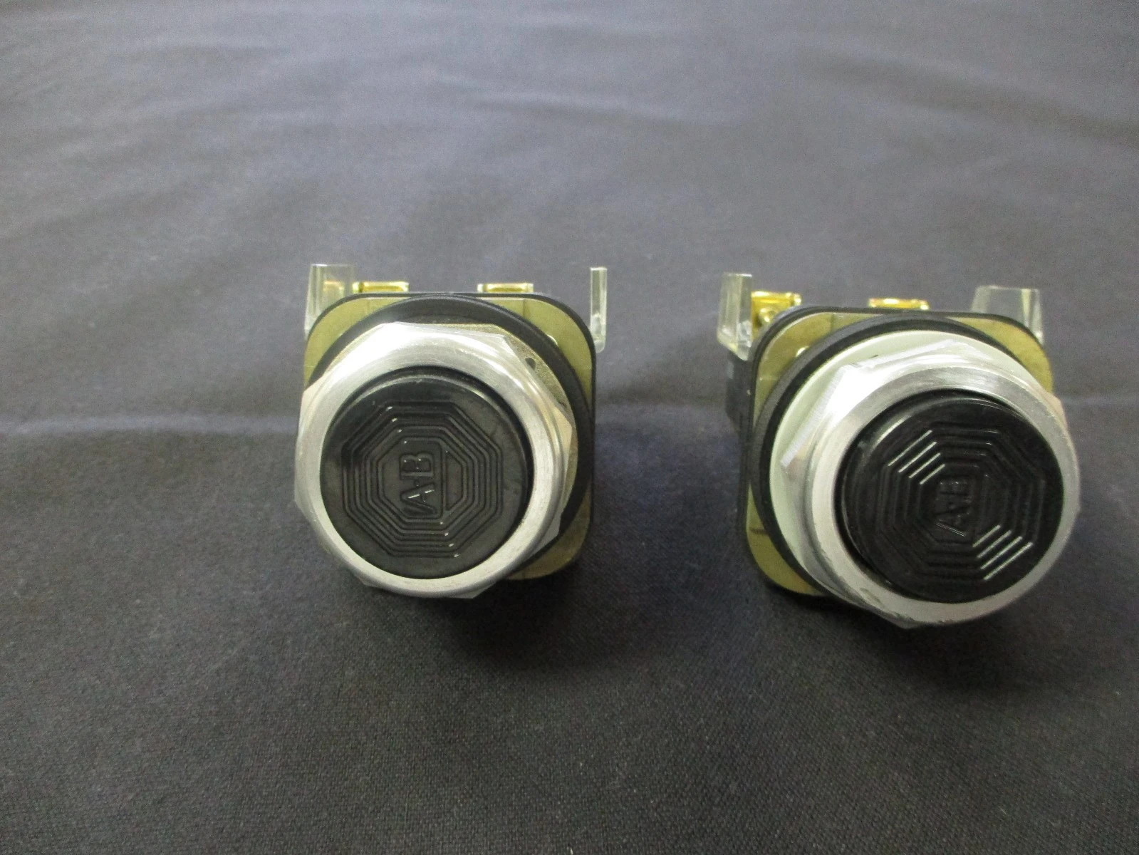 USED Allen Bradley 800T-B Series T