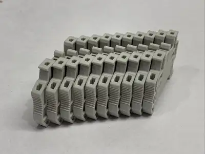 8WH9 150-0CA00 | Siemens  Terminal Block End Block LOT OF 10 - New Other