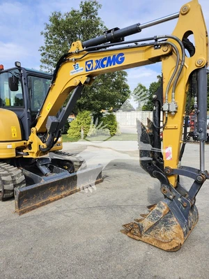 USED 2022 XCMG XE55U