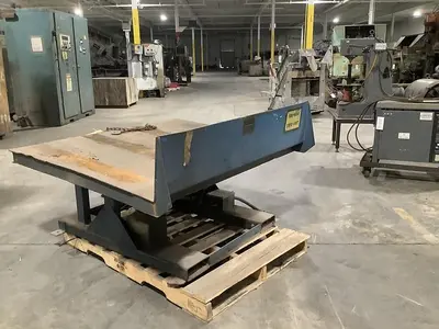 USED VESTIL LIFT TABLE