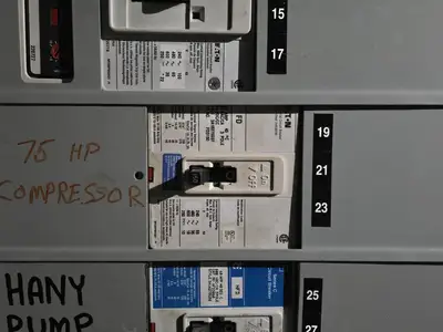 2000A 480Y/277V Eaton Switchgear Power Distribution Center w/ 45kVA Transformer & Panels (Containerized)
