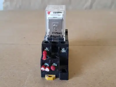 USED OMRON LY2N