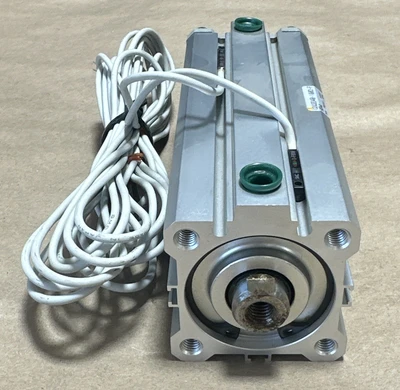 NEW SMC CDQ2D40-100D-F9BWL