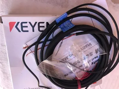KEYENCE EM-030P SERIES AMPLIFIER
