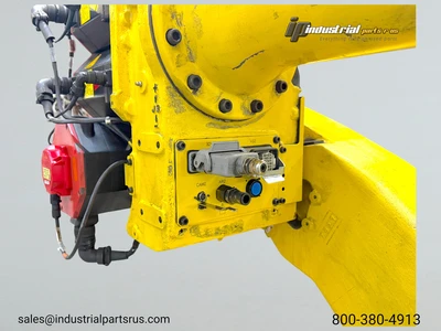 USED FANUC R-2000IB