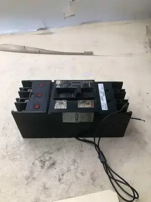 Westinghouse KB3250F 3 Pole 250A Molded Case Circuit Breaker 600VAC