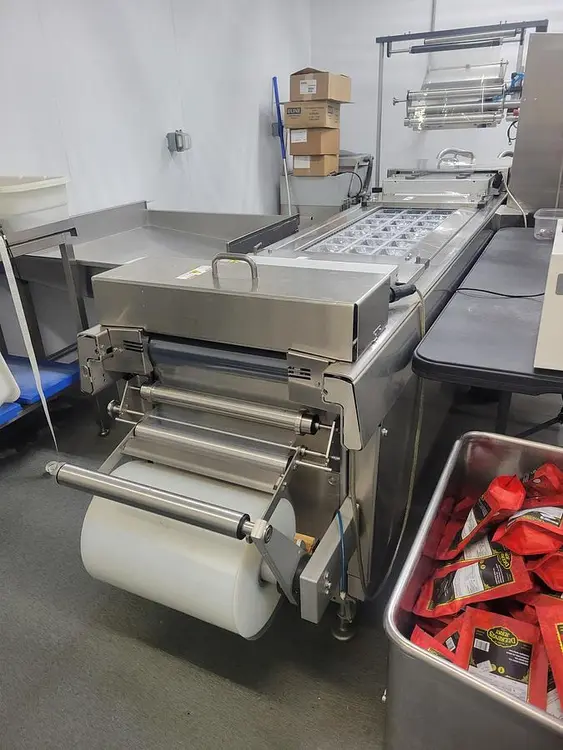 Used M U L T I V A C   PACKAGING MACHINE MODEL F 100 M U L T I V A C   PACKAGING MACHINE MODEL F 100 Vertical Form Fill Sealing Machines (VFFS) | Save on Equipment #420465