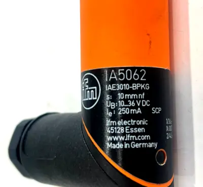 NEW IFM EFECTOR IAE3010-BPKG-IA5062 INDUCTIVE SENSOR IAE3010-BPKG IA5062