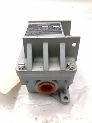 Square D Type FR2H Series B Hazardous Locations Type 3R Manual Starter 115/240V