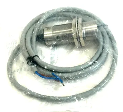 ALLEN BRADLEY 871TM-B15N30-A2 INDUCTIVE PROXIMITY SENSOR 871TMB15N30A2 NEW, SURP