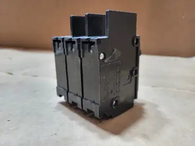 Used SIEMENS BQ3B015 Switchgears British Columbia CA | Lenmark #1438521