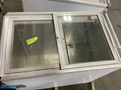 MMI Refrigeration CLR-CSTM-1001 5.5 cu. Ft chest coolers, 30”x32”x19-3/4”