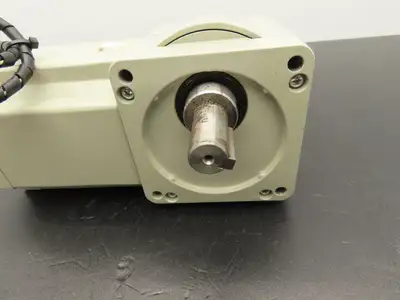 Sumitomo Hyponic Drive RNFM009-15R-30 Gearmotor 30:1 Ratio 56rpm 230V 3PH RH