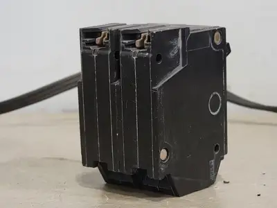 Used GENERAL ELECTRIC THQL230 Switchgears British Columbia CA | Lenmark #241164