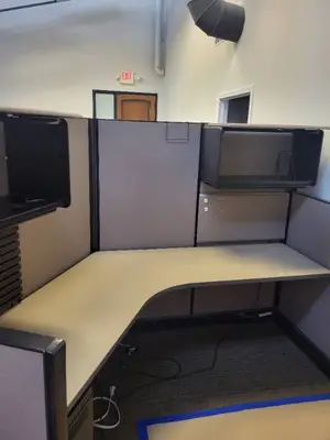 Herman Miller 3-Unit Cubicle Workstation - 120° Layout, Acoustic Panels, Roll-Top Desk Wall Unit