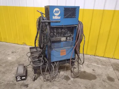 MILLER MODEL #SYNCROWAVE 250 AC/DC WELDER & RADIATOR-1 CHILLER: YOBRO #24819