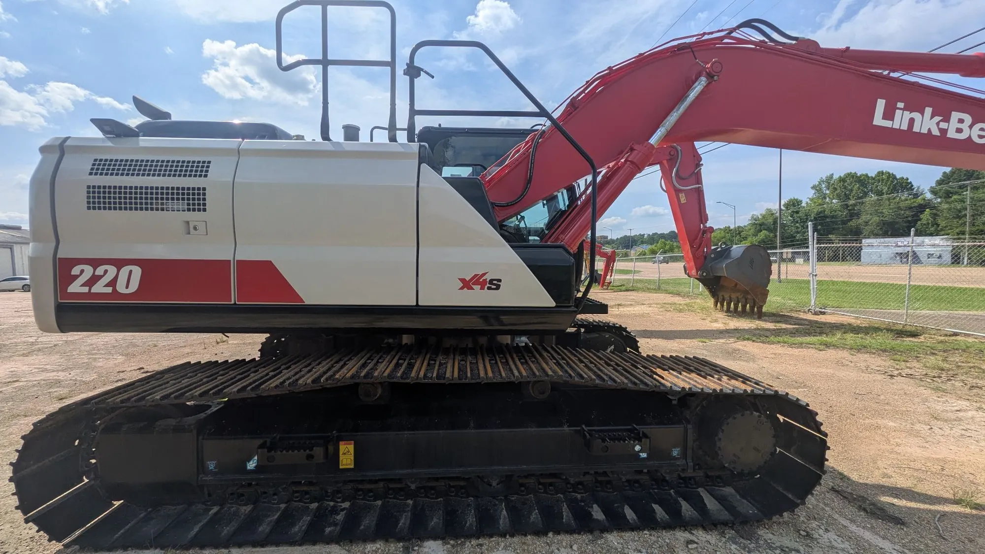 NEW 2025 LINK BELT EXCAVATORS 220 X4S