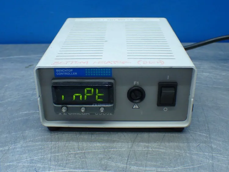 Used OMEGA CSC32 Temperature Controls Ohio US | HGR 24 #864740