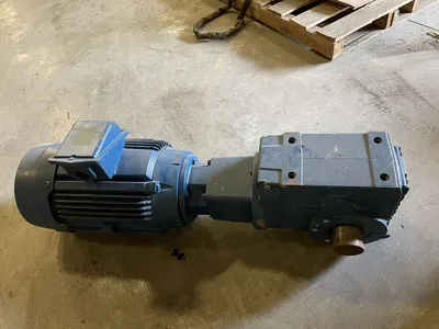 Sew Eurodrive KT87AM254/256 TOSHIBA/4 Gear Drive/Speed Reducer 15HP 3PH