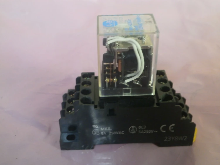 Used ALLEN BRADLEY 700-HC24A1 WITH BASE Relays & Switches Arizona US | ASSET CONVERSION SPECIALISTS, INC. #307072