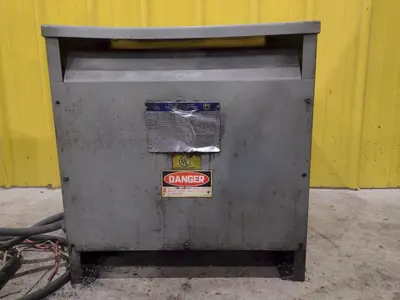 15 KVA SQUARE D 480-240 VOLT ELECTRICAL TRANSFORMER: YOBRO #24043