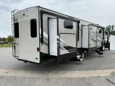 Used 2022 MESA RIDGE 395BHS Campers, Caravans, Motorhomes Michigan US | Miedema Asset Management Group #1372972